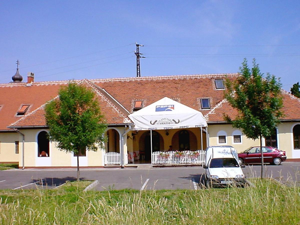 Hotel Halaszcsarda-Panzio Körmend Exterior foto